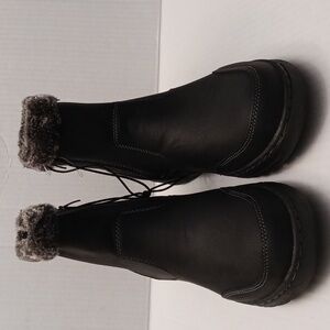 Khombu size 10M women's all-weather water repelled black ankle winter boot.